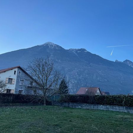 Au Pied De La Vallee Saint-Etienne-de-Cuines Exteriör bild